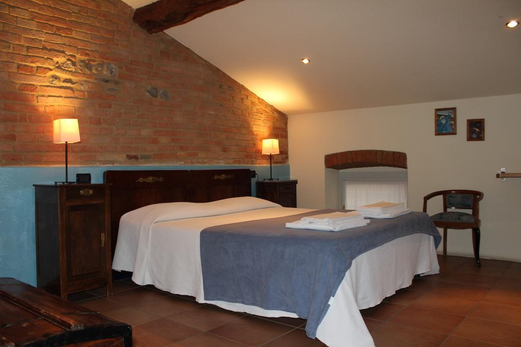 Agriturismo Arte Contadina Fiorenzuola dʼArda Quarto foto
