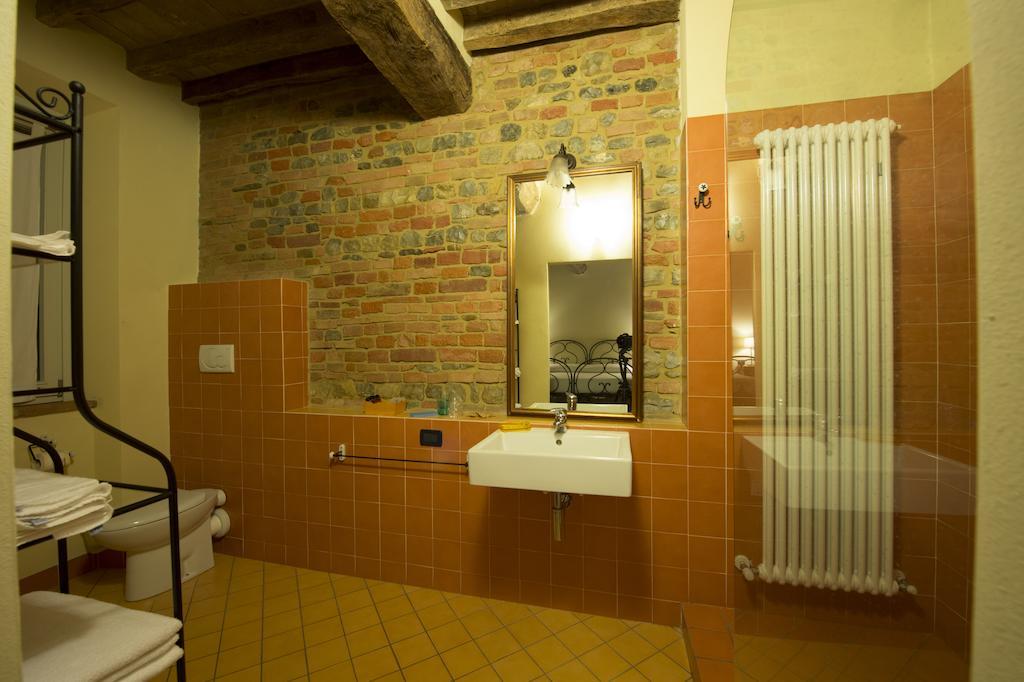 Agriturismo Arte Contadina Fiorenzuola dʼArda Quarto foto